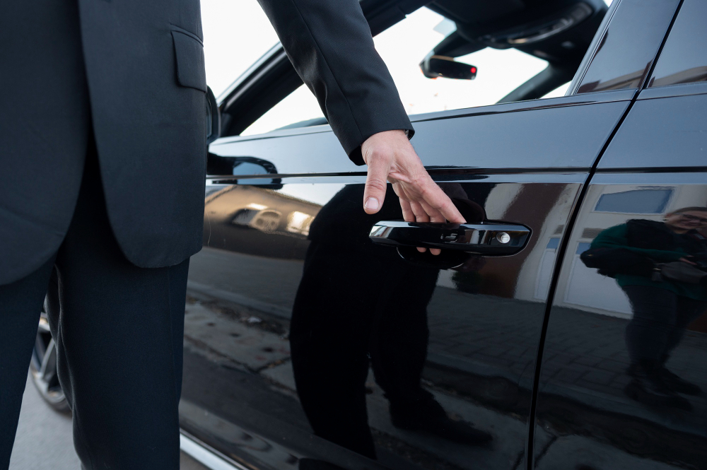 Tips to Make the Most of Airport Valet Parking and Shuttle Services

